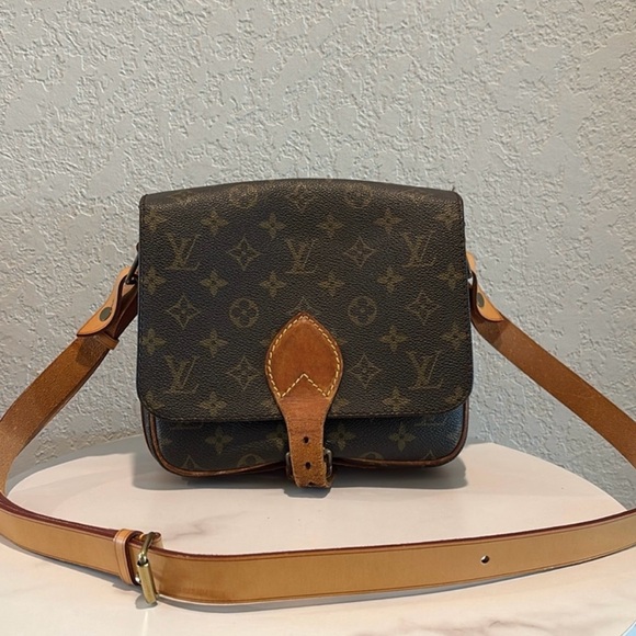 Louis Vuitton MM Cartouchiere
Brown Monogram Crossbody Bag - Picture 1 of 14